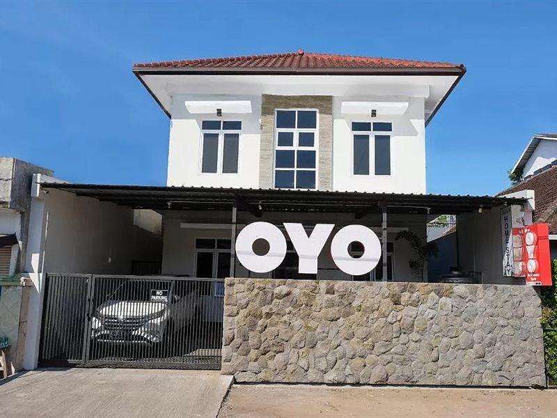 OYO 995 Alice's Homestay Syariah Jember Luaran gambar