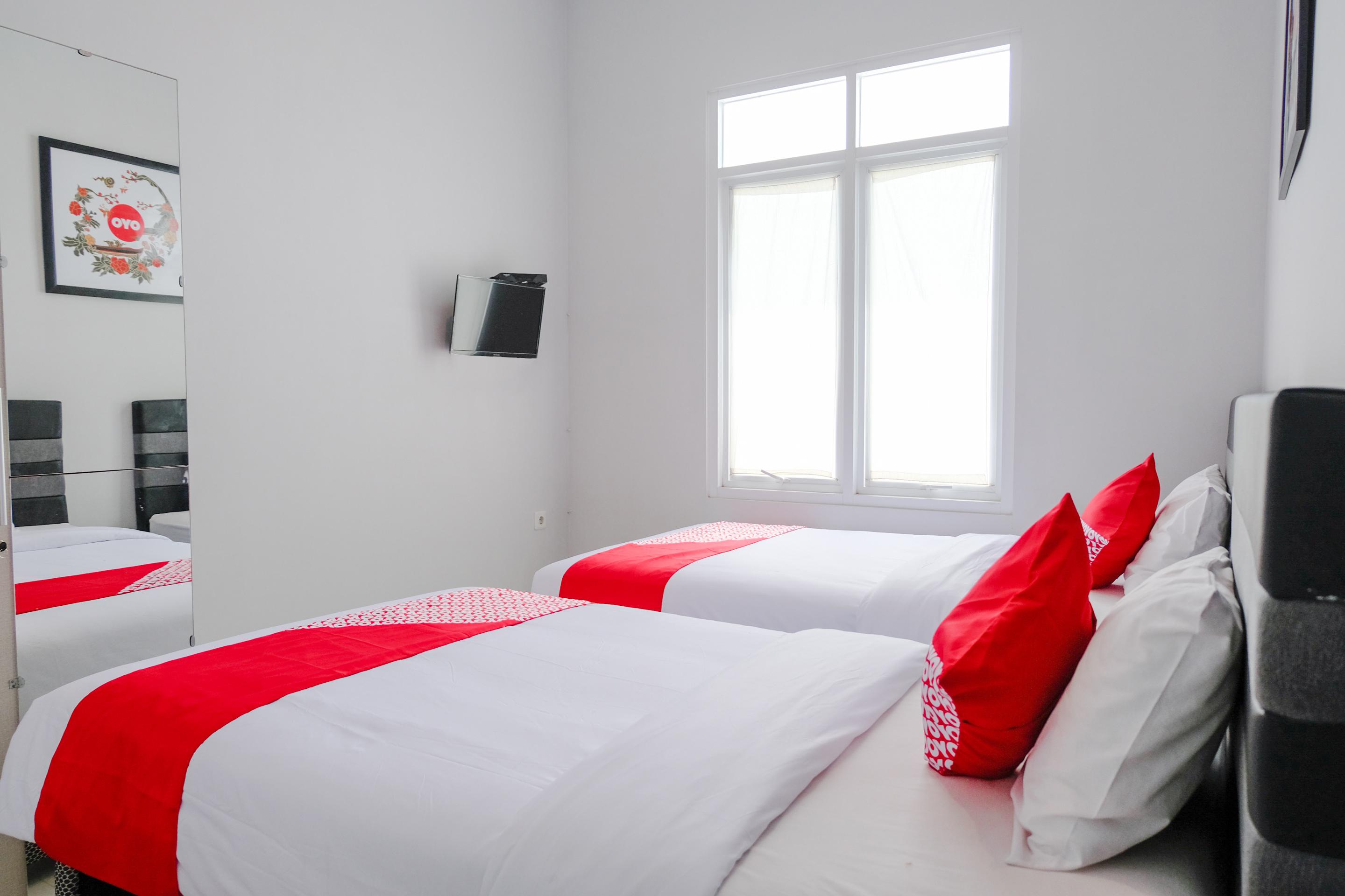 OYO 995 Alice's Homestay Syariah Jember Luaran gambar