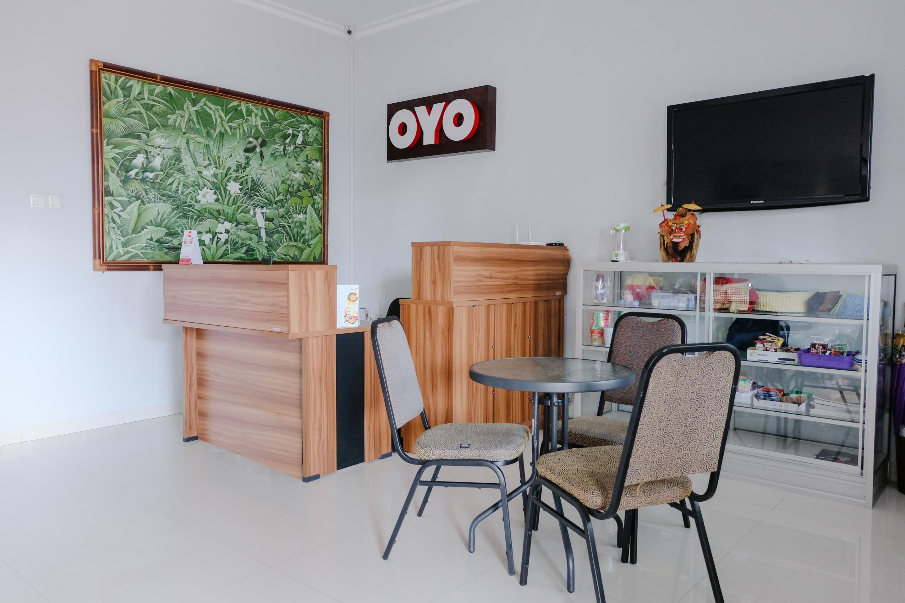 OYO 995 Alice's Homestay Syariah Jember Luaran gambar