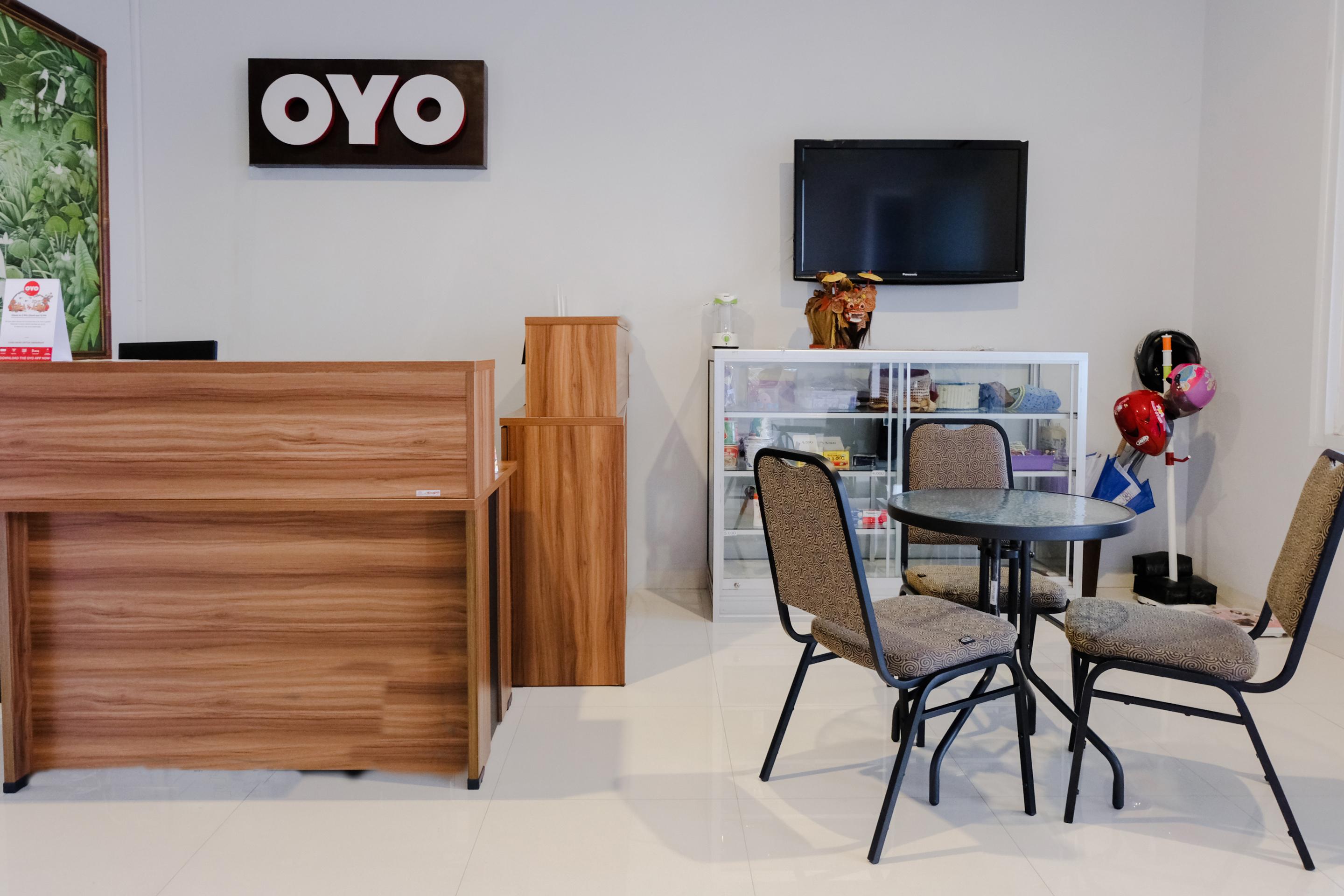 OYO 995 Alice's Homestay Syariah Jember Luaran gambar