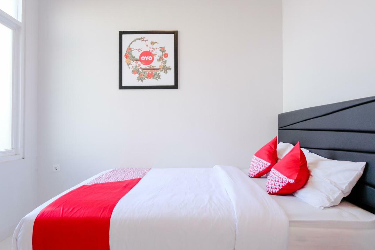 OYO 995 Alice's Homestay Syariah Jember Luaran gambar