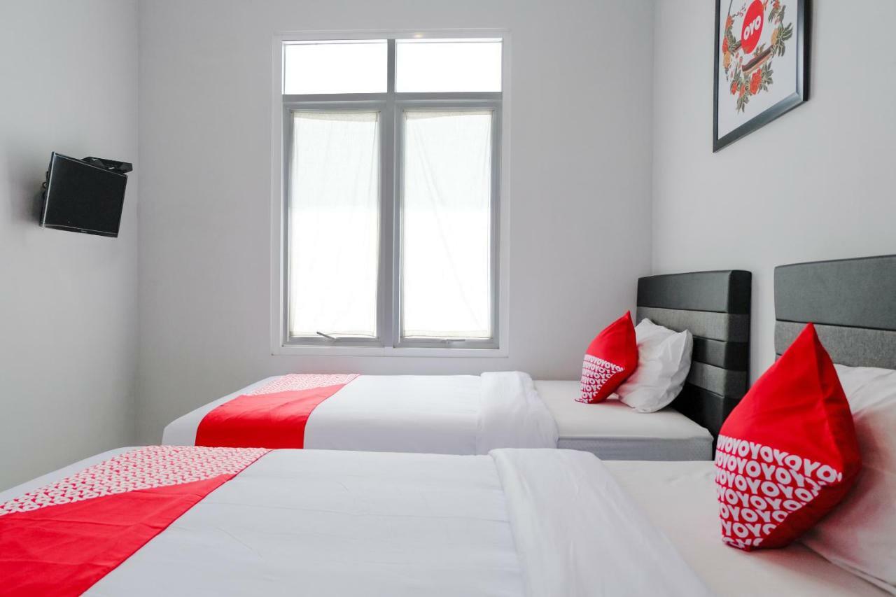 OYO 995 Alice's Homestay Syariah Jember Luaran gambar